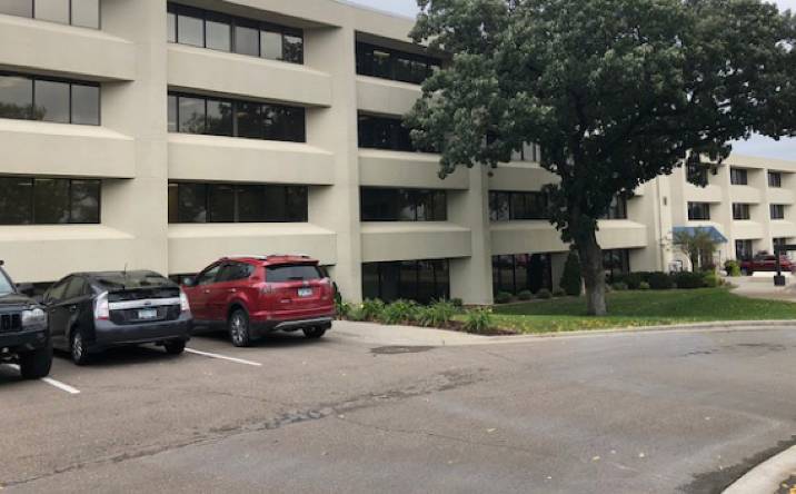 1107 Hazeltine Blvd, Chaska, MN, 55318