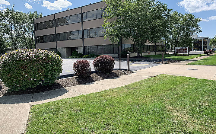 15887 Snow Rd, Brook Park, OH, 44142