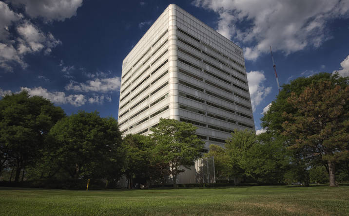 18000 W Nine Mile, Southfield, MI, 48075