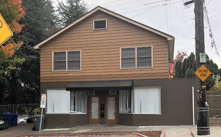 2816 NE Halsey St, Portland, OR, 97232