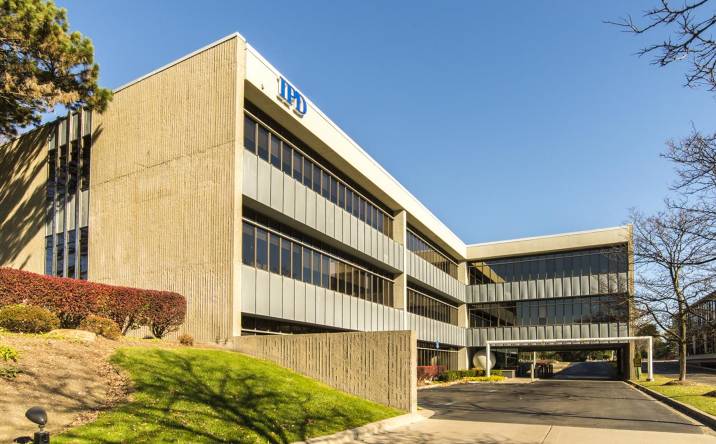 36800 Woodward Ave, Bloomfield Hills, MI, 48304