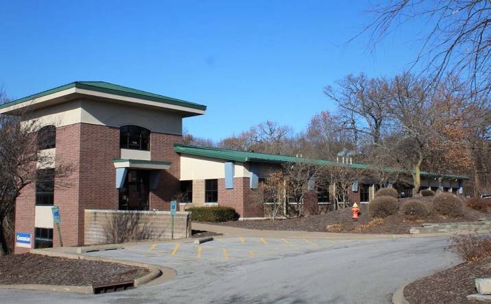 555 Valley View Drive, Moline, IL, 61265