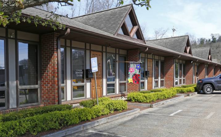 777-787 Pine Valley Drive, Pittsburgh, PA, 15239