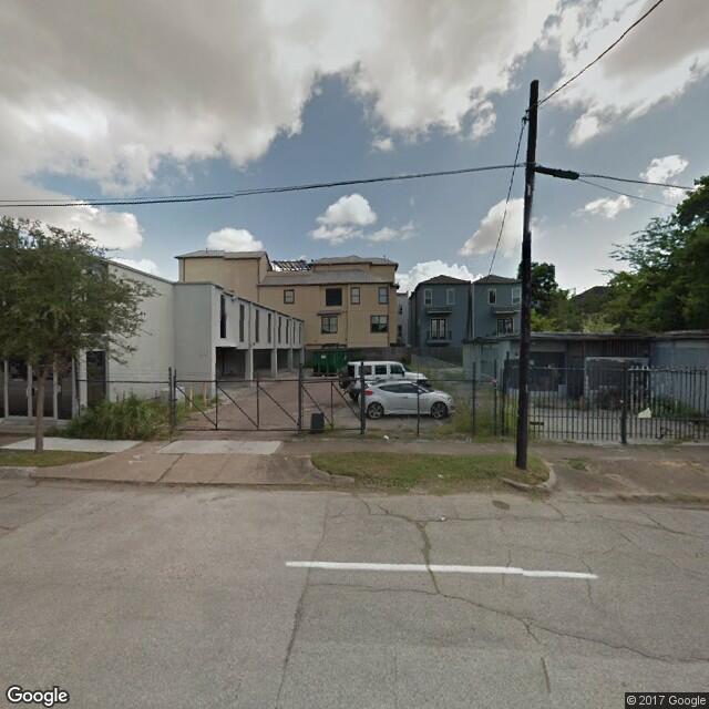 2323 Caroline St