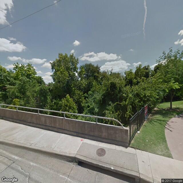9550 Forest Ln