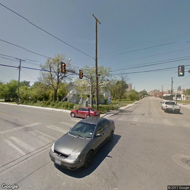 1602 E Houston St